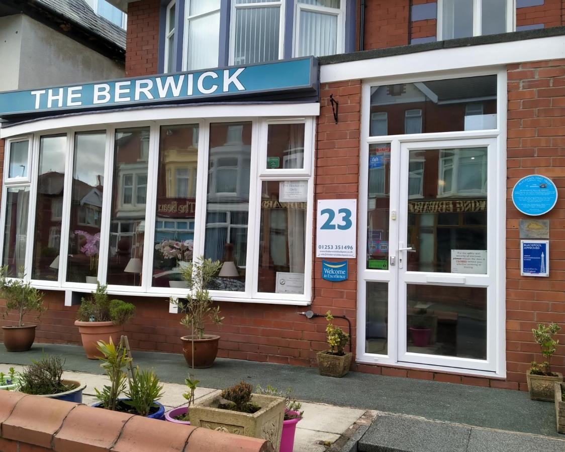 The Berwick - Over 40'S Only Blackpool Exterior photo