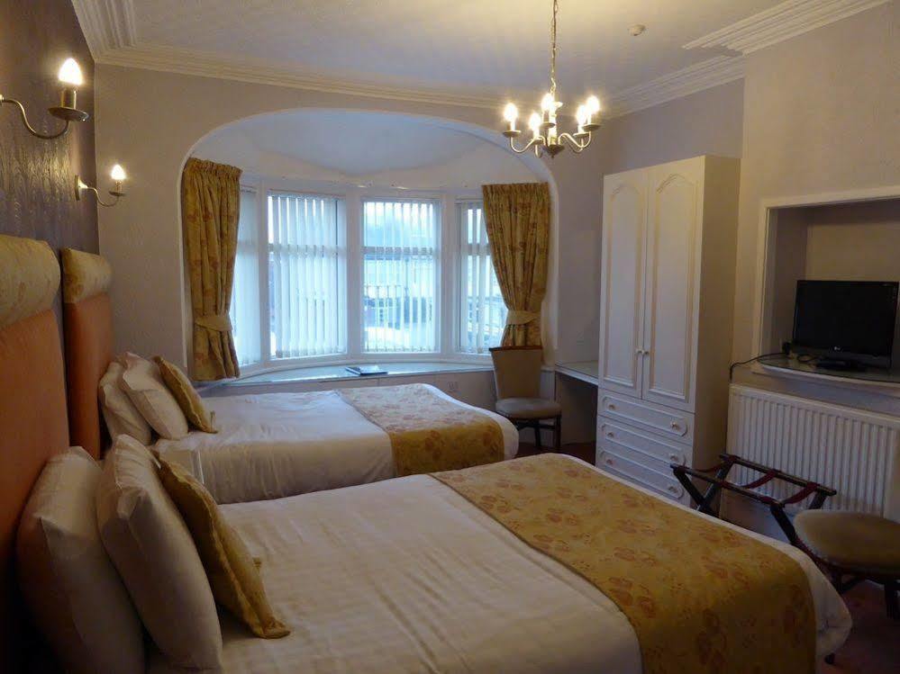 The Berwick - Over 40'S Only Blackpool Exterior photo